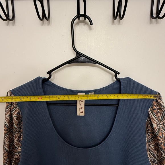 DOLAN Teal Blouse with Geometric Sleeves - Picture 7 of 7